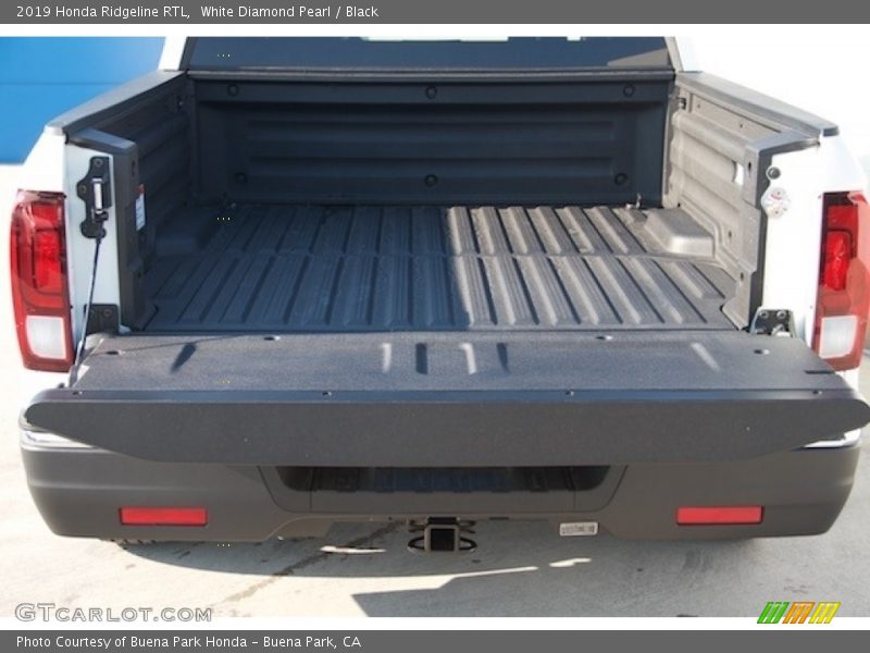 White Diamond Pearl / Black 2019 Honda Ridgeline RTL