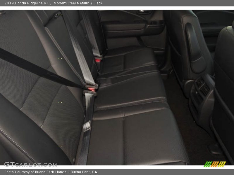 Modern Steel Metallic / Black 2019 Honda Ridgeline RTL