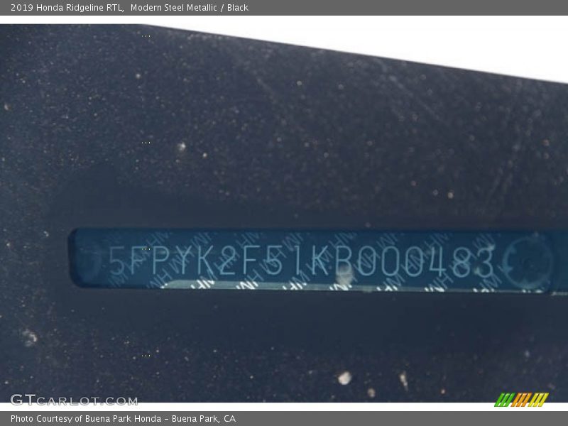 Modern Steel Metallic / Black 2019 Honda Ridgeline RTL