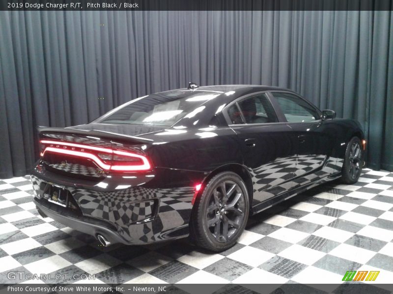 Pitch Black / Black 2019 Dodge Charger R/T