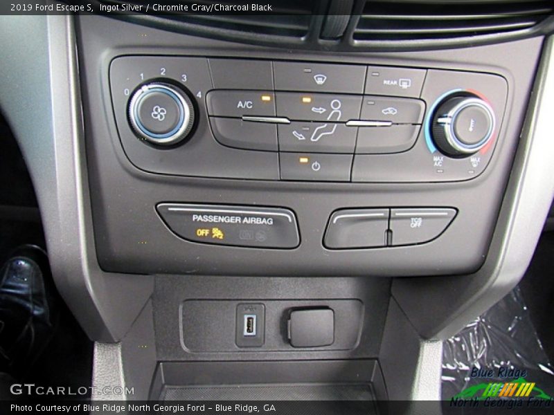 Ingot Silver / Chromite Gray/Charcoal Black 2019 Ford Escape S