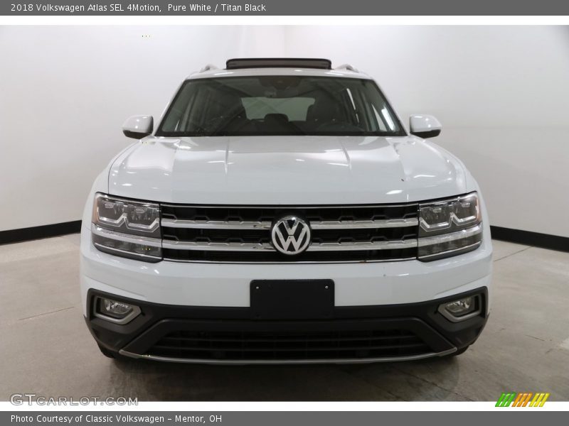 Pure White / Titan Black 2018 Volkswagen Atlas SEL 4Motion