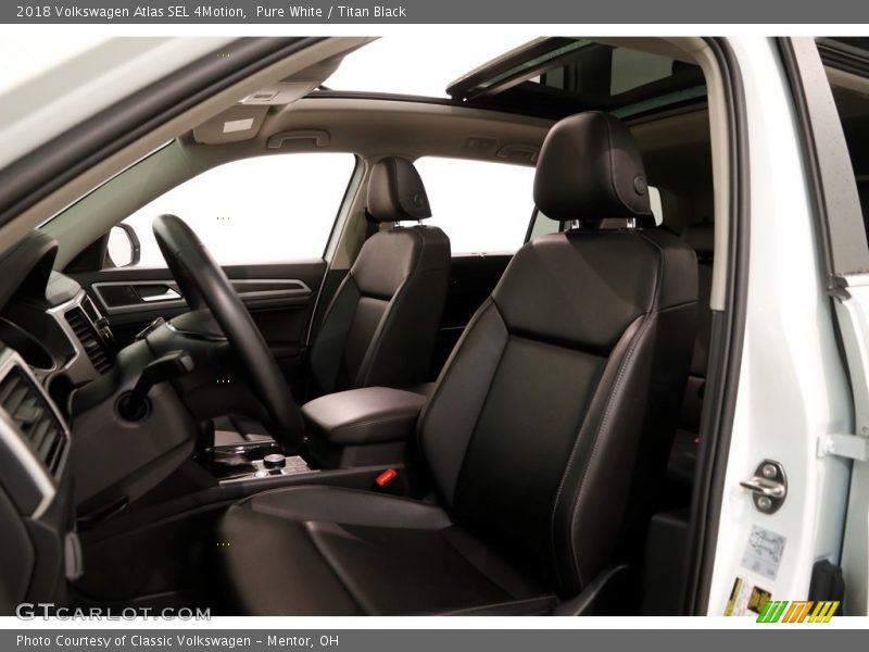 Pure White / Titan Black 2018 Volkswagen Atlas SEL 4Motion