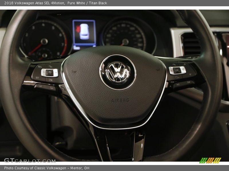 Pure White / Titan Black 2018 Volkswagen Atlas SEL 4Motion