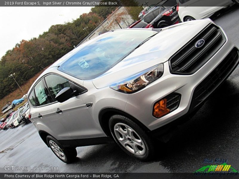 Ingot Silver / Chromite Gray/Charcoal Black 2019 Ford Escape S