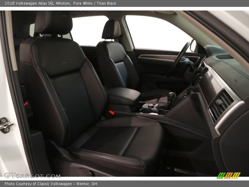 Pure White / Titan Black 2018 Volkswagen Atlas SEL 4Motion