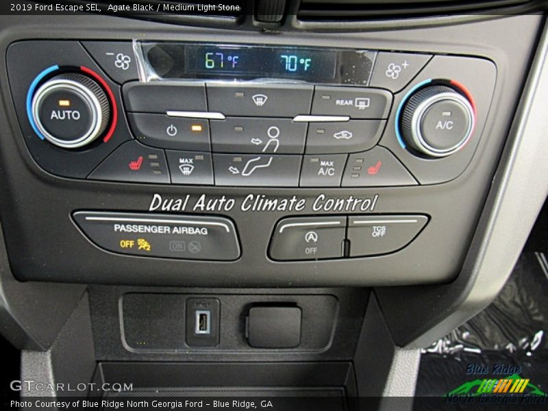 Agate Black / Medium Light Stone 2019 Ford Escape SEL