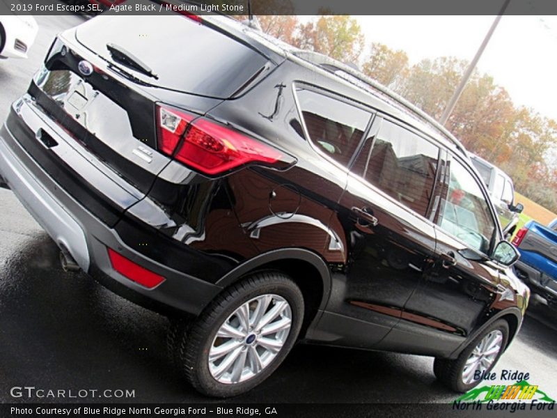 Agate Black / Medium Light Stone 2019 Ford Escape SEL