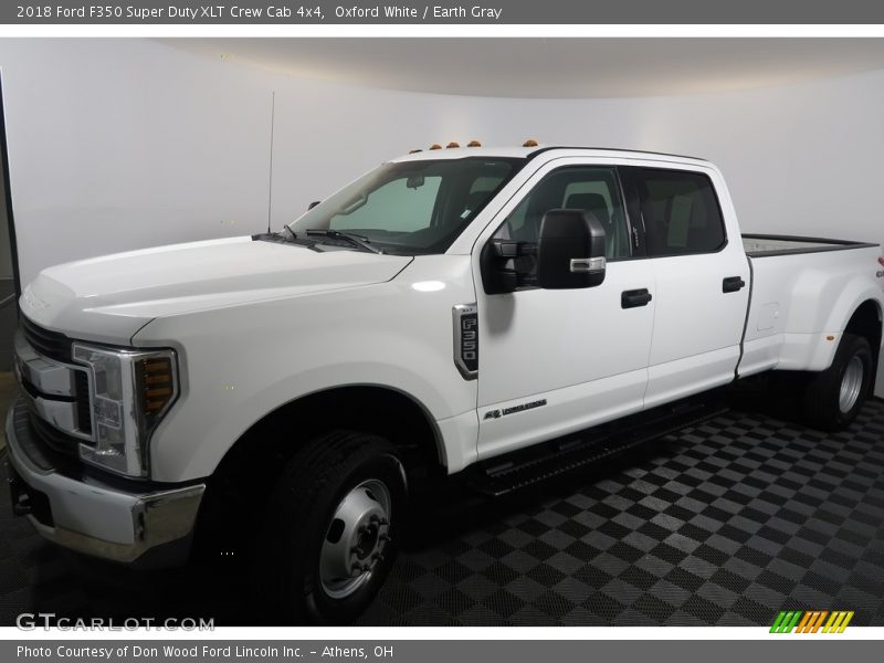 Oxford White / Earth Gray 2018 Ford F350 Super Duty XLT Crew Cab 4x4