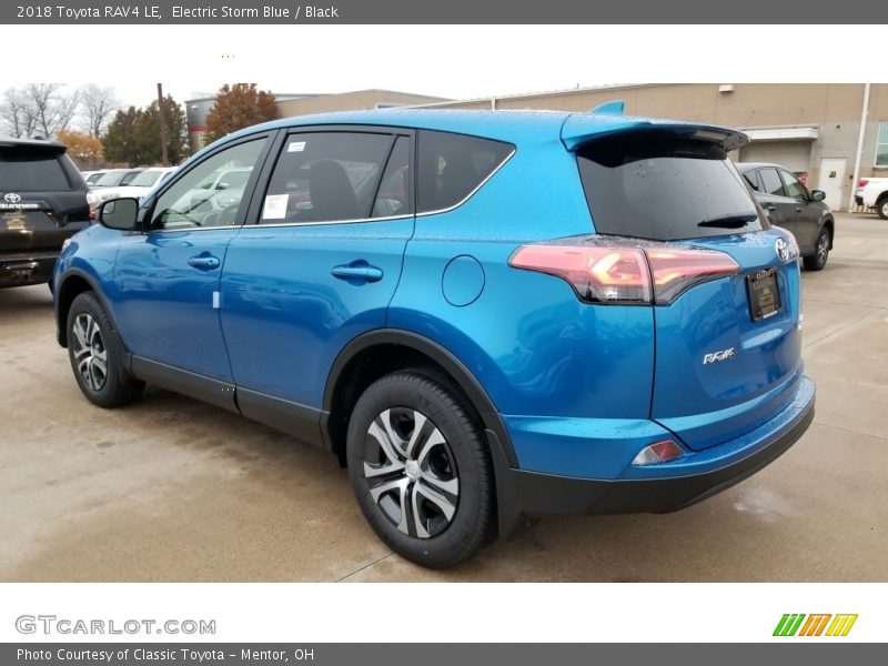 Electric Storm Blue / Black 2018 Toyota RAV4 LE
