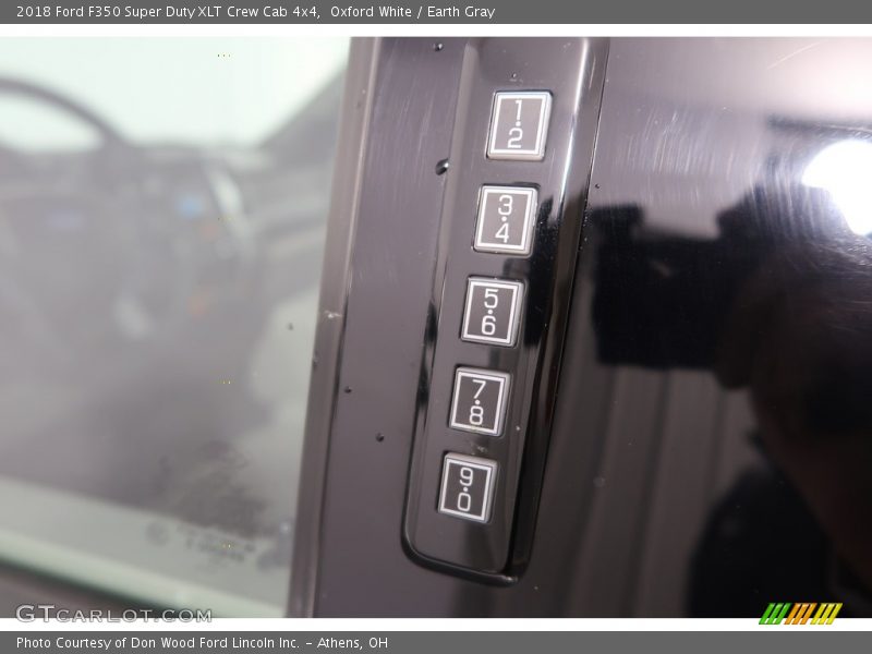 Oxford White / Earth Gray 2018 Ford F350 Super Duty XLT Crew Cab 4x4