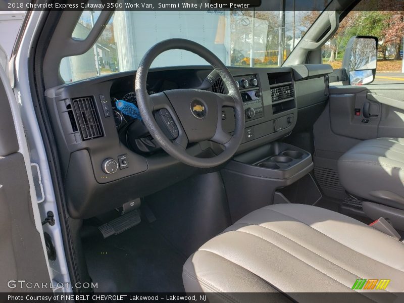 Summit White / Medium Pewter 2018 Chevrolet Express Cutaway 3500 Work Van