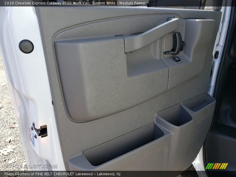 Summit White / Medium Pewter 2018 Chevrolet Express Cutaway 3500 Work Van