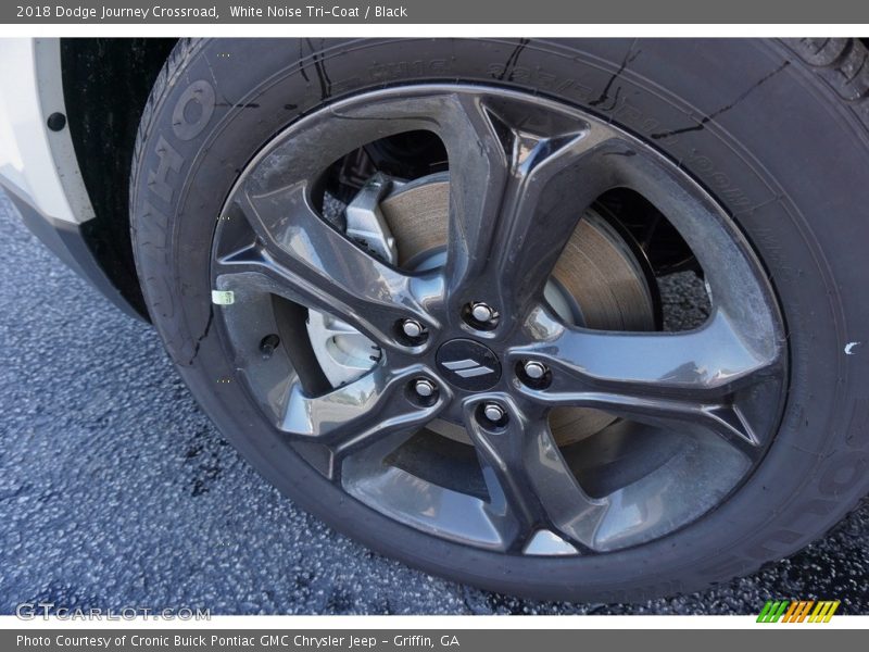 White Noise Tri-Coat / Black 2018 Dodge Journey Crossroad