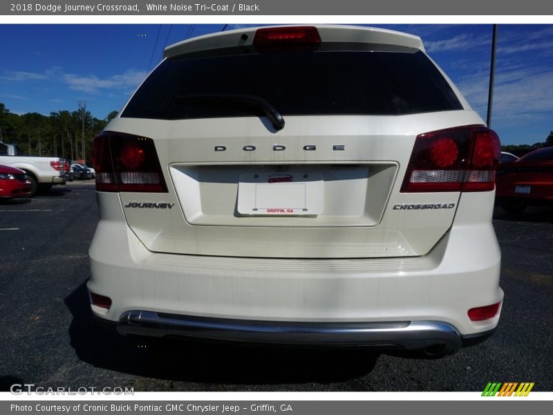 White Noise Tri-Coat / Black 2018 Dodge Journey Crossroad
