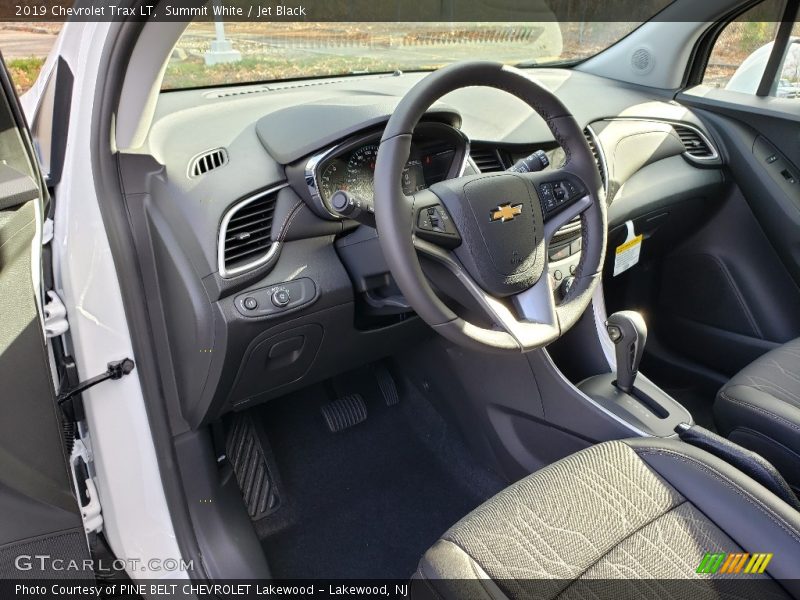 Summit White / Jet Black 2019 Chevrolet Trax LT