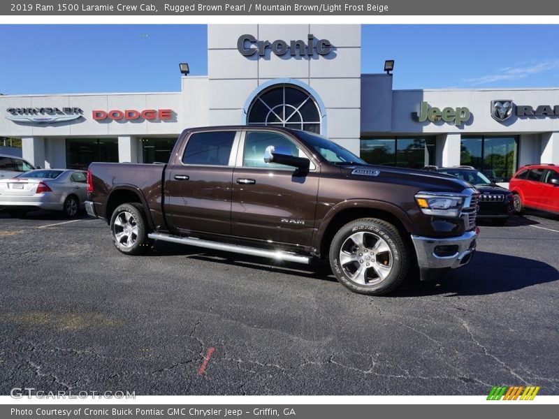 Rugged Brown Pearl / Mountain Brown/Light Frost Beige 2019 Ram 1500 Laramie Crew Cab