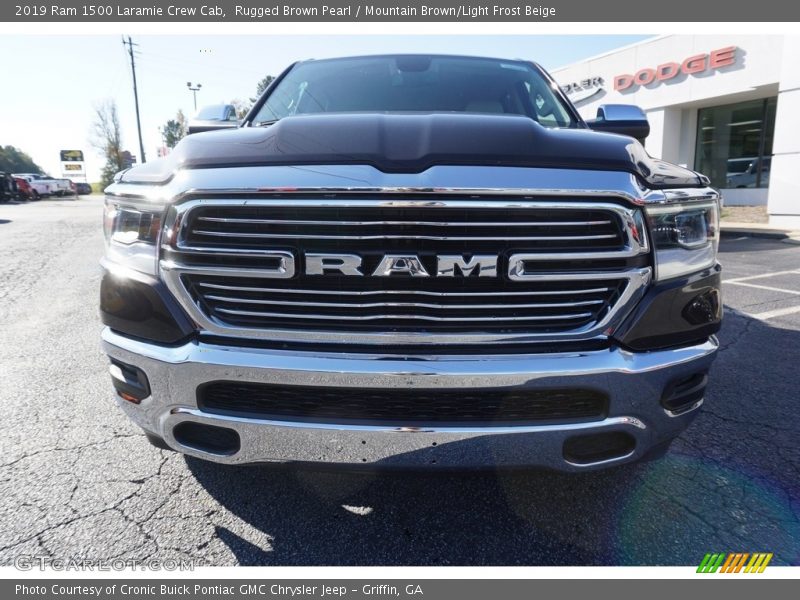 Rugged Brown Pearl / Mountain Brown/Light Frost Beige 2019 Ram 1500 Laramie Crew Cab
