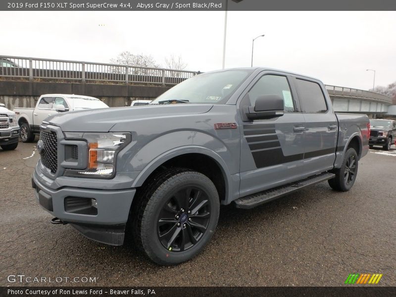 Front 3/4 View of 2019 F150 XLT Sport SuperCrew 4x4