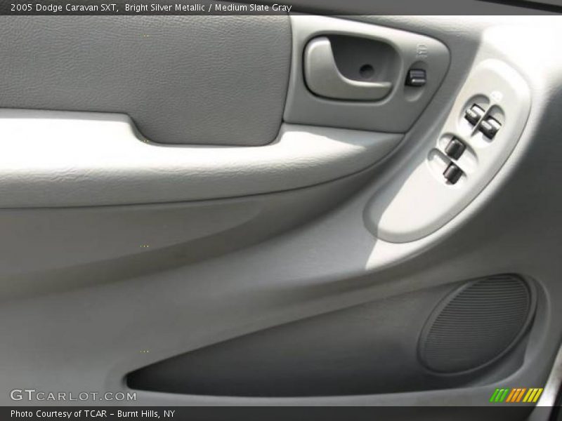 Bright Silver Metallic / Medium Slate Gray 2005 Dodge Caravan SXT