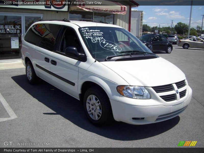Stone White / Medium Slate Gray 2005 Dodge Grand Caravan SE