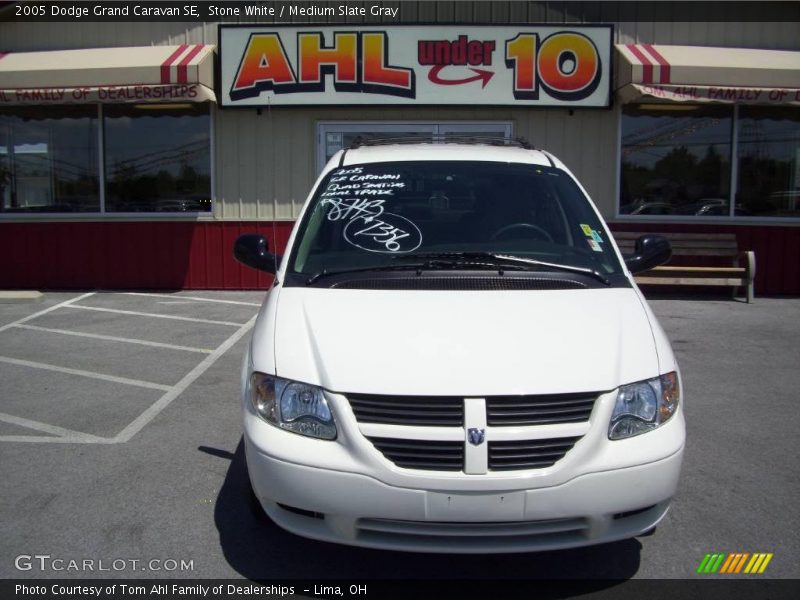 Stone White / Medium Slate Gray 2005 Dodge Grand Caravan SE