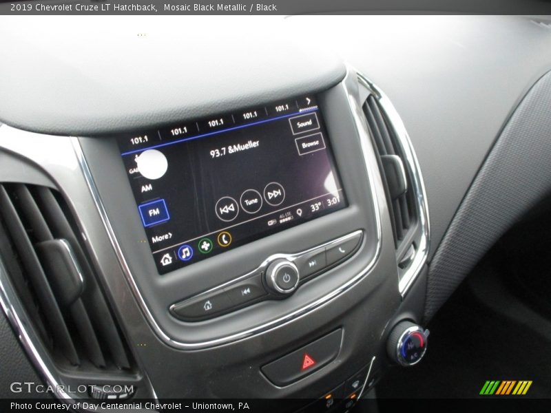 Controls of 2019 Cruze LT Hatchback