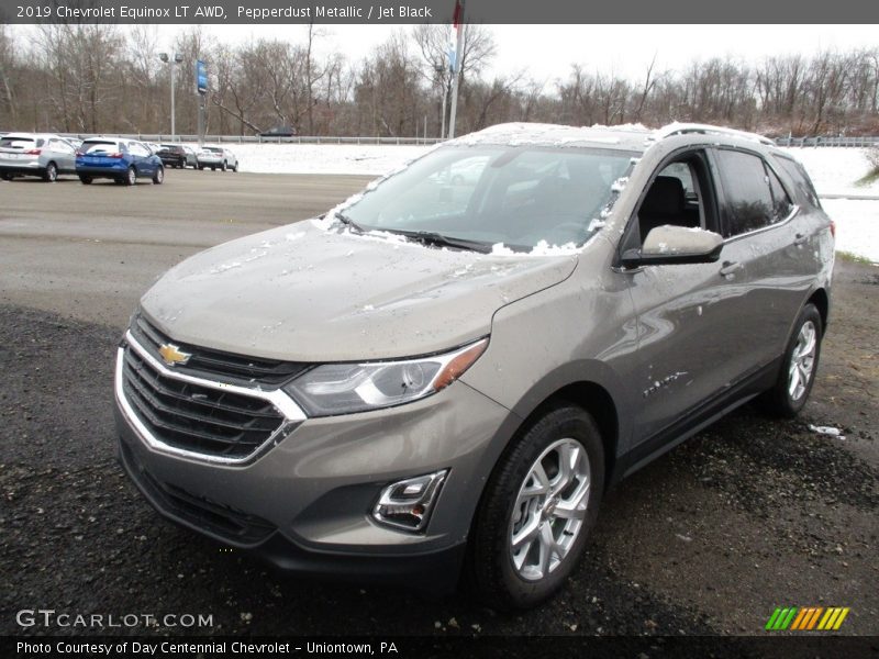Pepperdust Metallic / Jet Black 2019 Chevrolet Equinox LT AWD