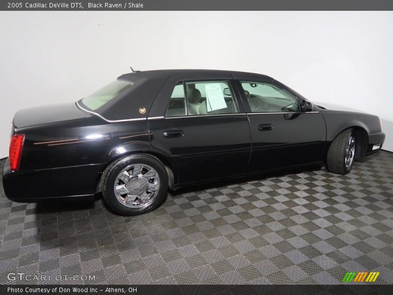 Black Raven / Shale 2005 Cadillac DeVille DTS