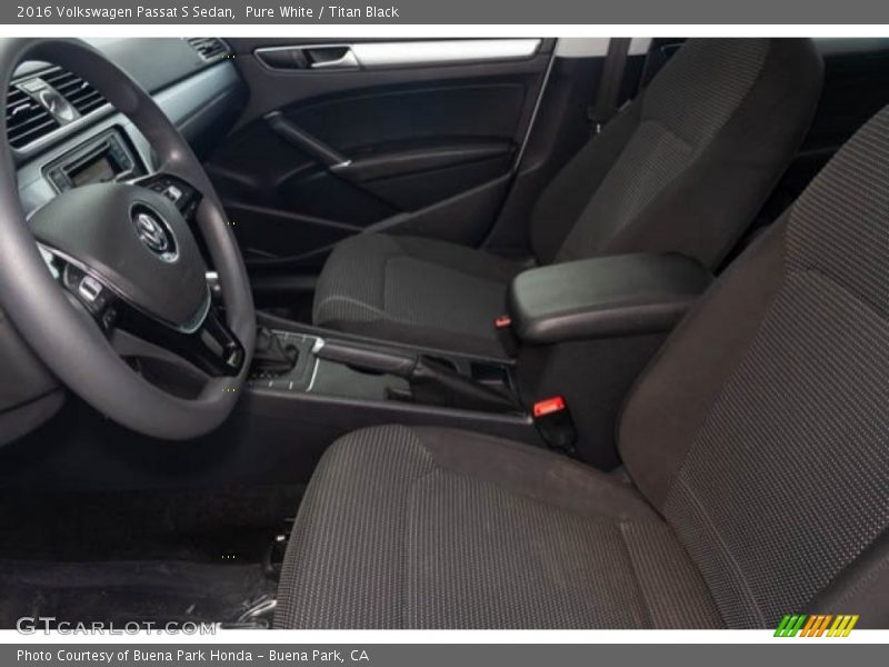 Pure White / Titan Black 2016 Volkswagen Passat S Sedan