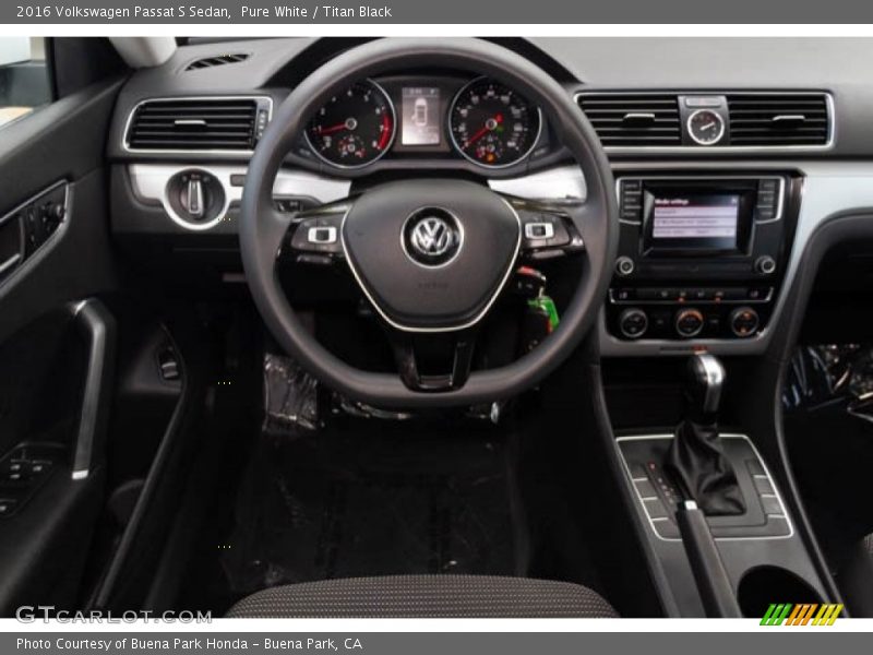Pure White / Titan Black 2016 Volkswagen Passat S Sedan