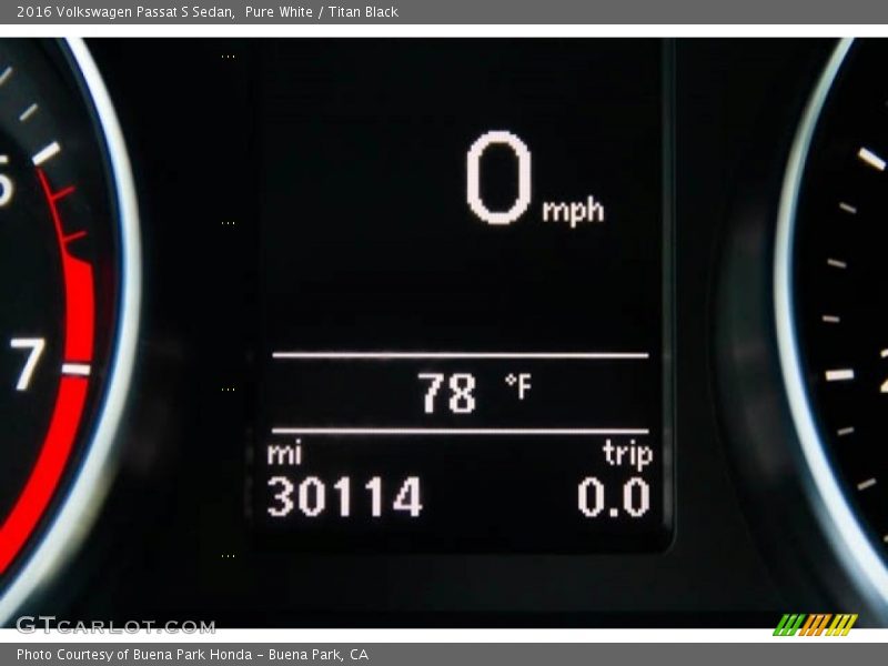 Pure White / Titan Black 2016 Volkswagen Passat S Sedan