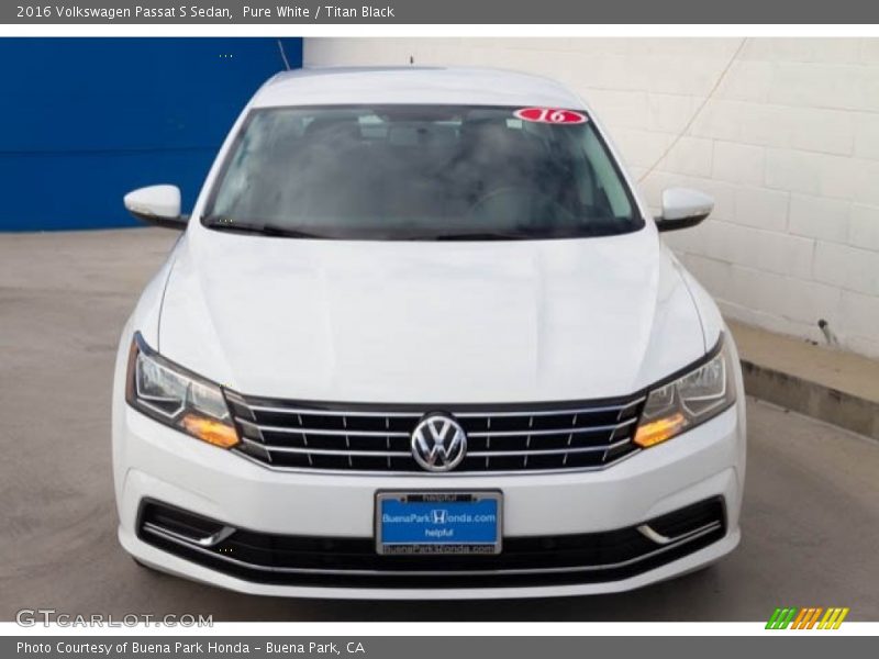 Pure White / Titan Black 2016 Volkswagen Passat S Sedan