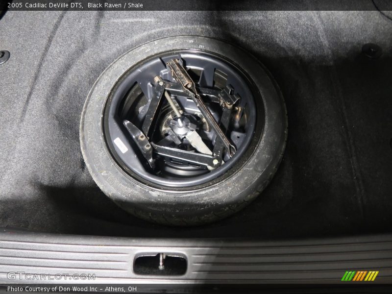 Black Raven / Shale 2005 Cadillac DeVille DTS