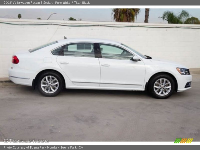 Pure White / Titan Black 2016 Volkswagen Passat S Sedan