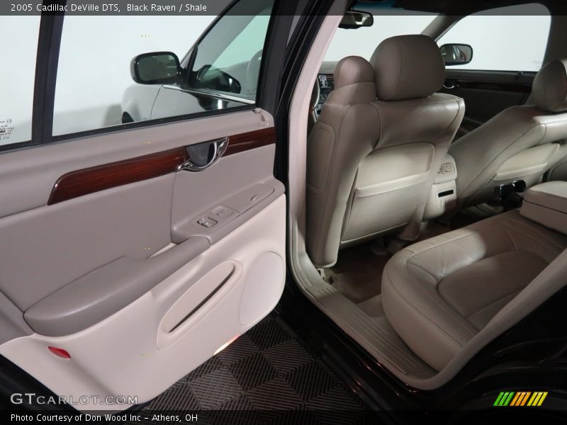 Black Raven / Shale 2005 Cadillac DeVille DTS