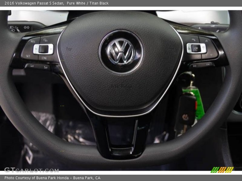 Pure White / Titan Black 2016 Volkswagen Passat S Sedan