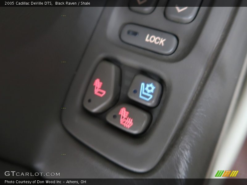 Black Raven / Shale 2005 Cadillac DeVille DTS