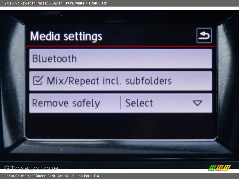 Pure White / Titan Black 2016 Volkswagen Passat S Sedan