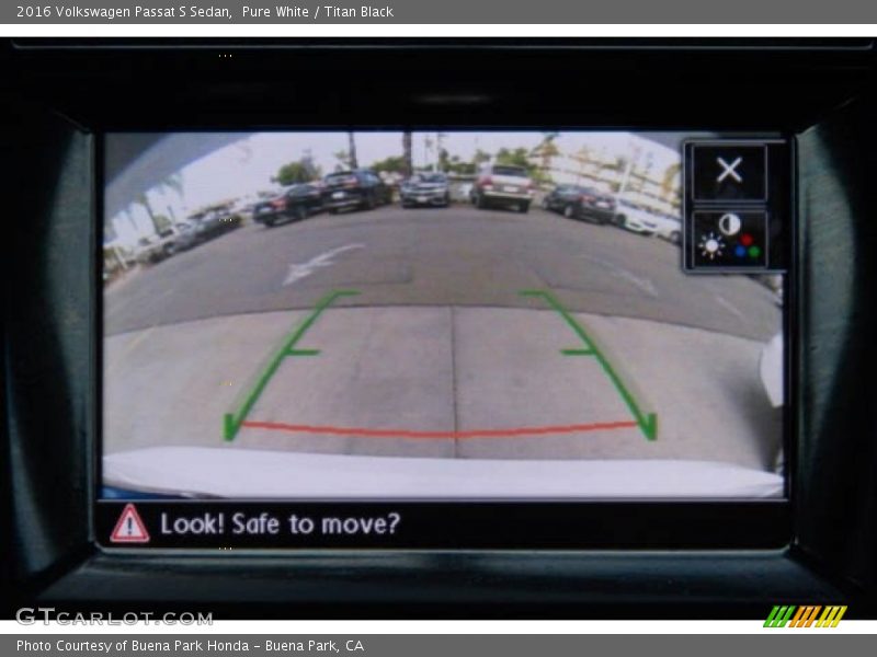 Pure White / Titan Black 2016 Volkswagen Passat S Sedan