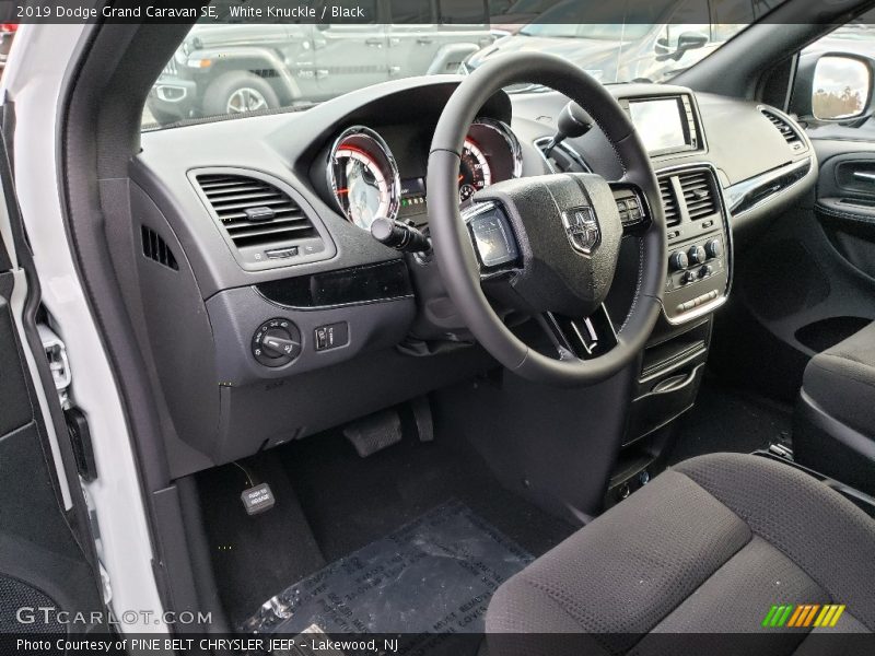 White Knuckle / Black 2019 Dodge Grand Caravan SE