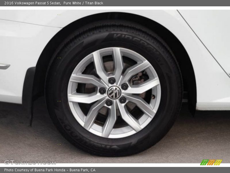 Pure White / Titan Black 2016 Volkswagen Passat S Sedan