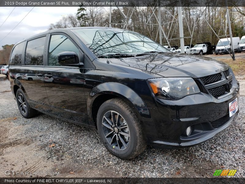 Black Onyx Crystal Pearl / Black 2019 Dodge Grand Caravan SE Plus