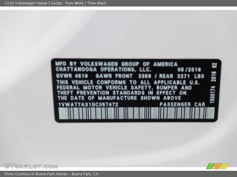 Pure White / Titan Black 2016 Volkswagen Passat S Sedan