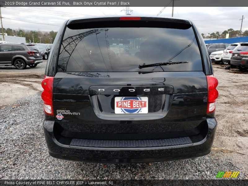 Black Onyx Crystal Pearl / Black 2019 Dodge Grand Caravan SE Plus