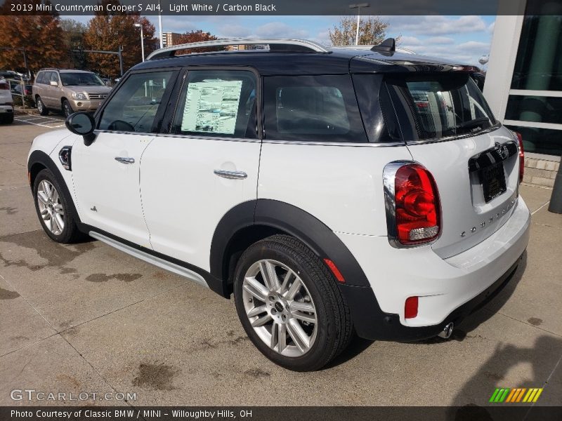 Light White / Carbon Black 2019 Mini Countryman Cooper S All4