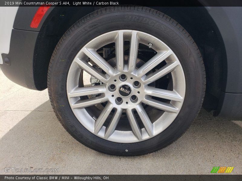 Light White / Carbon Black 2019 Mini Countryman Cooper S All4