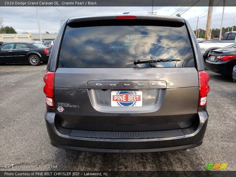 Granite Pearl / Black 2019 Dodge Grand Caravan SE