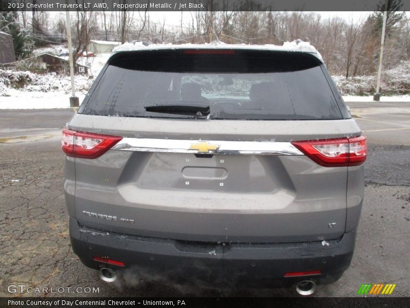 Pepperdust Metallic / Jet Black 2019 Chevrolet Traverse LT AWD