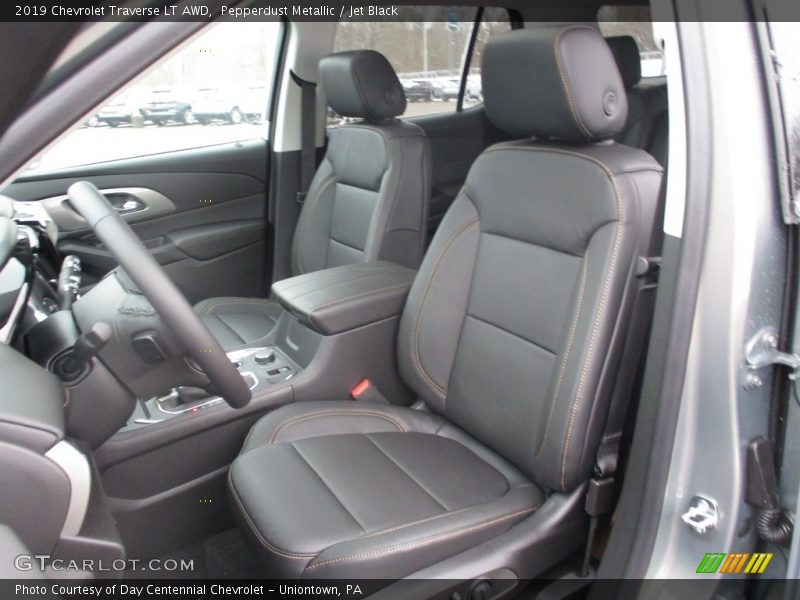 Pepperdust Metallic / Jet Black 2019 Chevrolet Traverse LT AWD